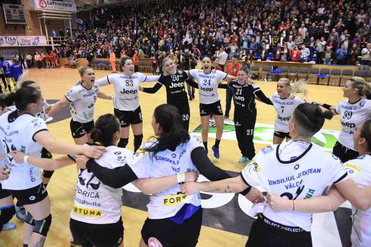 SCM RÂMNICU VÂLCEA - CSM BUCUREȘTI 29-30 // Vâlcea, 90% campioana României! » Final dramatic, cu gol în ultima secundă! 