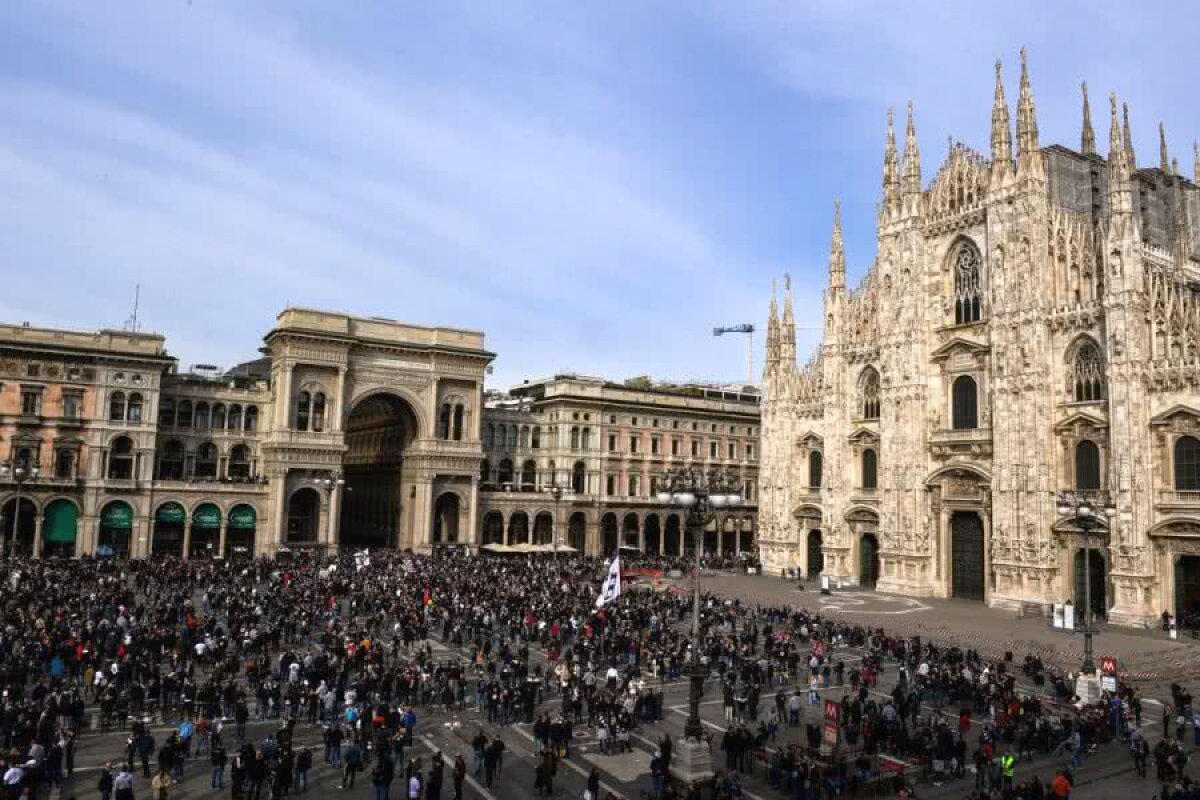INTER - FRANKFURT // VIDEO + FOTO Invazie la meciul lui Hațegan din Europa League » Imagini impresionante: premieră istorică pe San Siro 