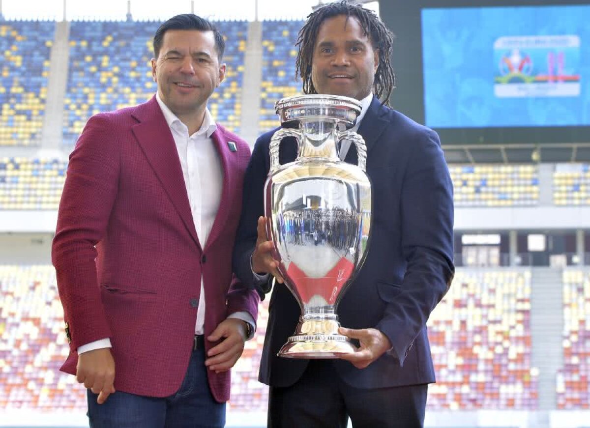 FOTO Moment jenant cu selecționerul Cosmin Contra la evenimentul desfășurat la Arena Națională