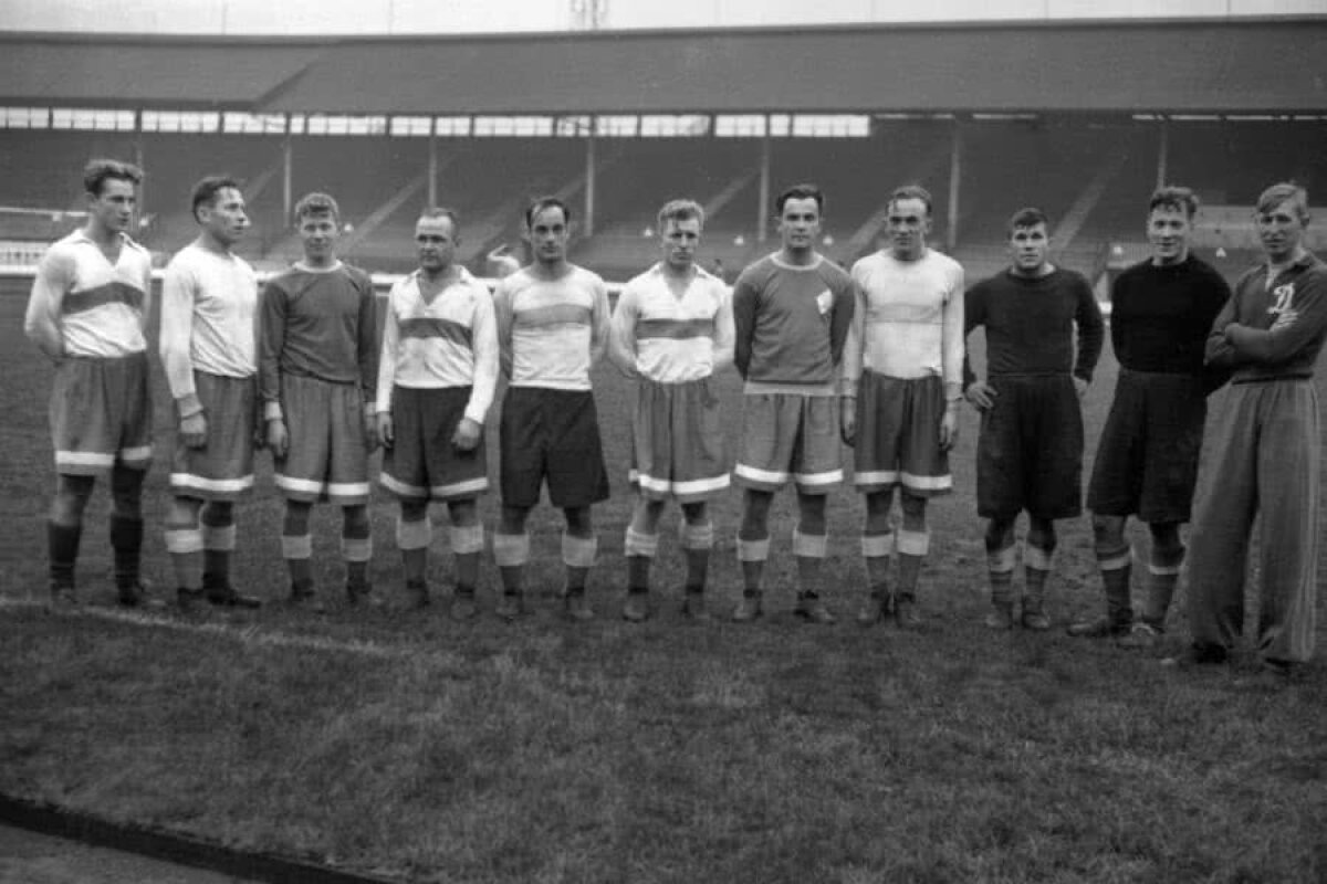 VIDEO Meciul care s-a jucat fără reguli: Arsenal contra unui adversar cu 15 jucători pe teren!