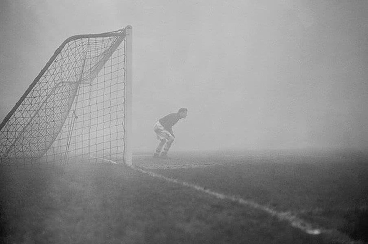 VIDEO Meciul care s-a jucat fără reguli: Arsenal contra unui adversar cu 15 jucători pe teren!