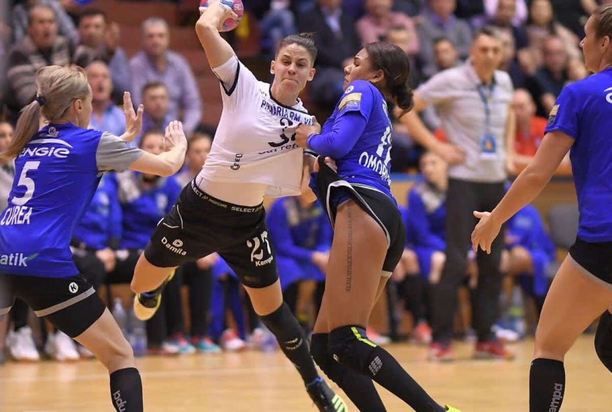 Interviu la dublu: Marta Lopez și Alicia Fraga Fernandez vorbesc despre SCM Rm. Vâlcea: „Probabil nu ne mai încurcăm până la final” » Ce le-a uimit în România: „E genial și interesant”