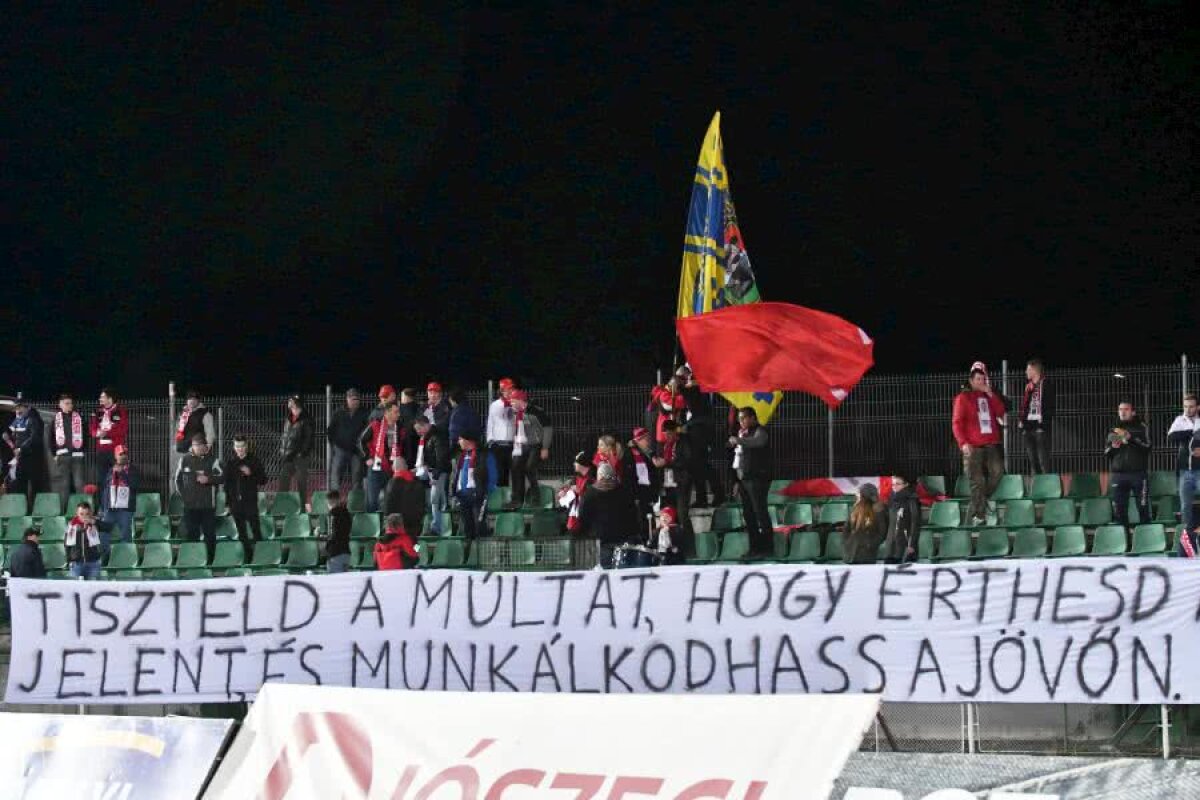 SEPSI - CS U CRAIOVA // Banner-ul afișat de fanii lui Sepsi de Ziua Maghiarilor de Pretutindeni la meciul împotriva Craiovei