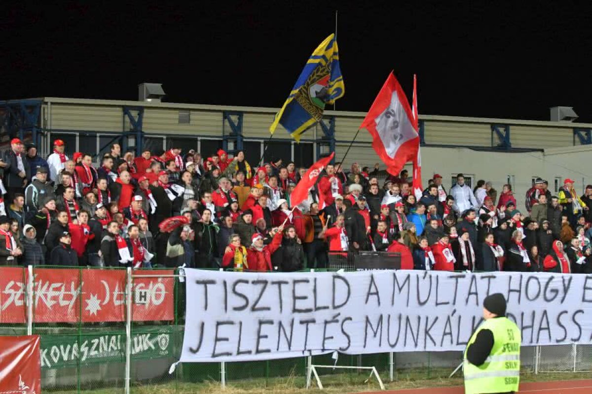 SEPSI - CS U CRAIOVA // Banner-ul afișat de fanii lui Sepsi de Ziua Maghiarilor de Pretutindeni la meciul împotriva Craiovei