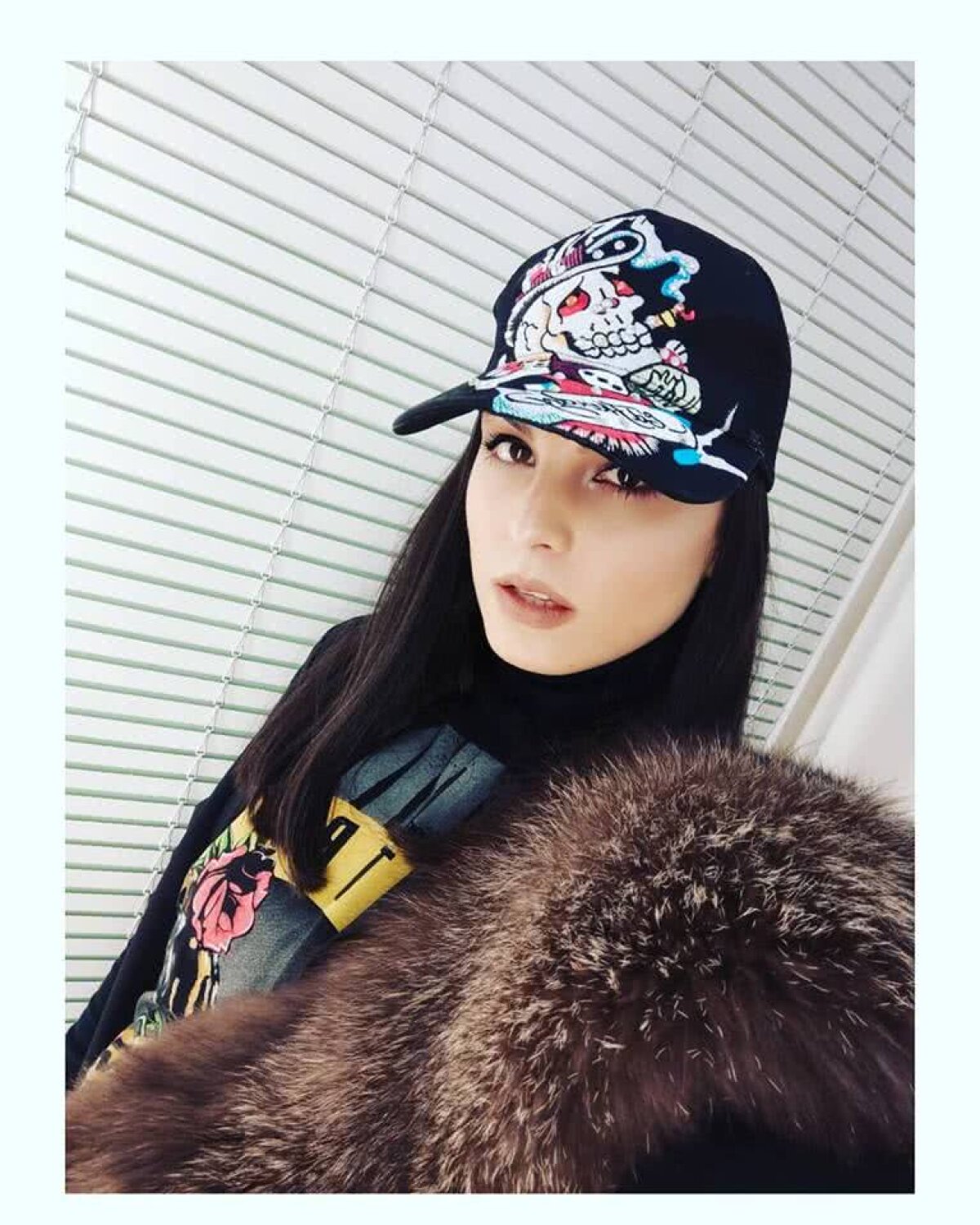 GALERIE FOTO Alexandra arată impecabil, iubește baschetul și tenisul, merge cu rolele prin parc și îi place să înoate