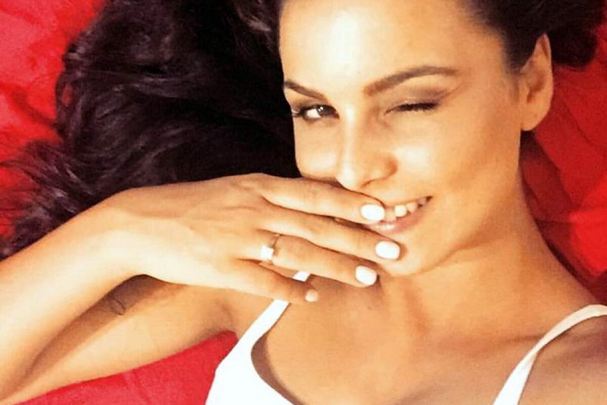 GALERIE FOTO Alexandra arată impecabil, iubește baschetul și tenisul, merge cu rolele prin parc și îi place să înoate