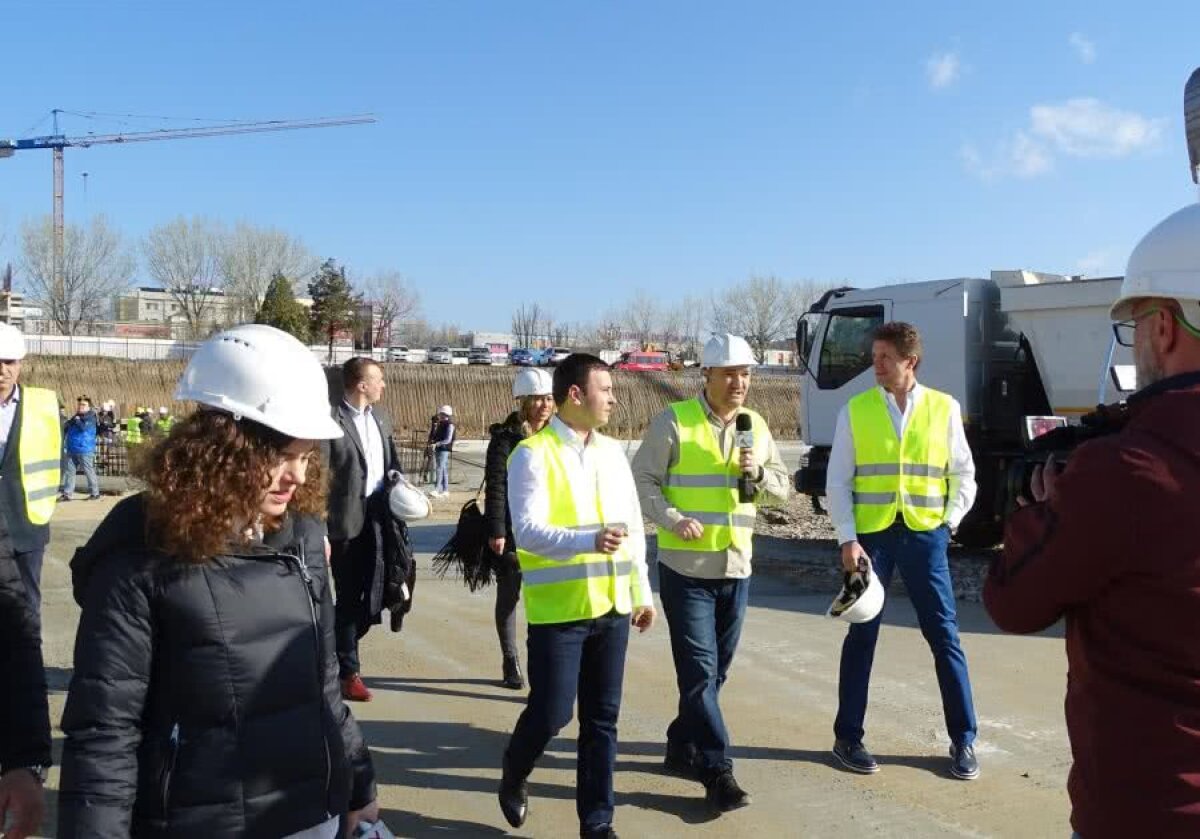 GALERIE FOTO Gică Popescu și ministrul Dezvoltării, în vizită la Ghencea și Giulești » Care este stadiul lucrărilor: „La Ghencea, suntem cam la 8%”