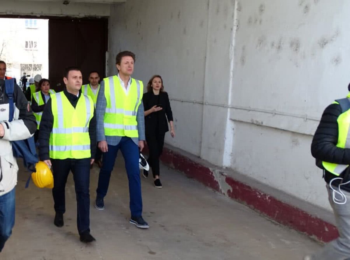 GALERIE FOTO Gică Popescu și ministrul Dezvoltării, în vizită la Ghencea și Giulești » Care este stadiul lucrărilor: „La Ghencea, suntem cam la 8%”
