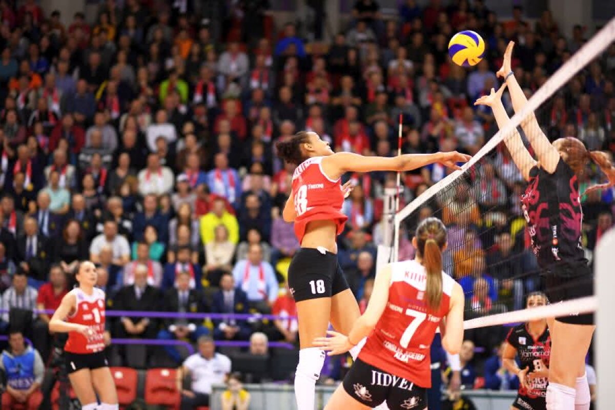 Volei Alba Blaj - Busto Arsizio 0-3 // FOTO + VIDEO Sala Transilvania, arhiplină la finala Cev Cup