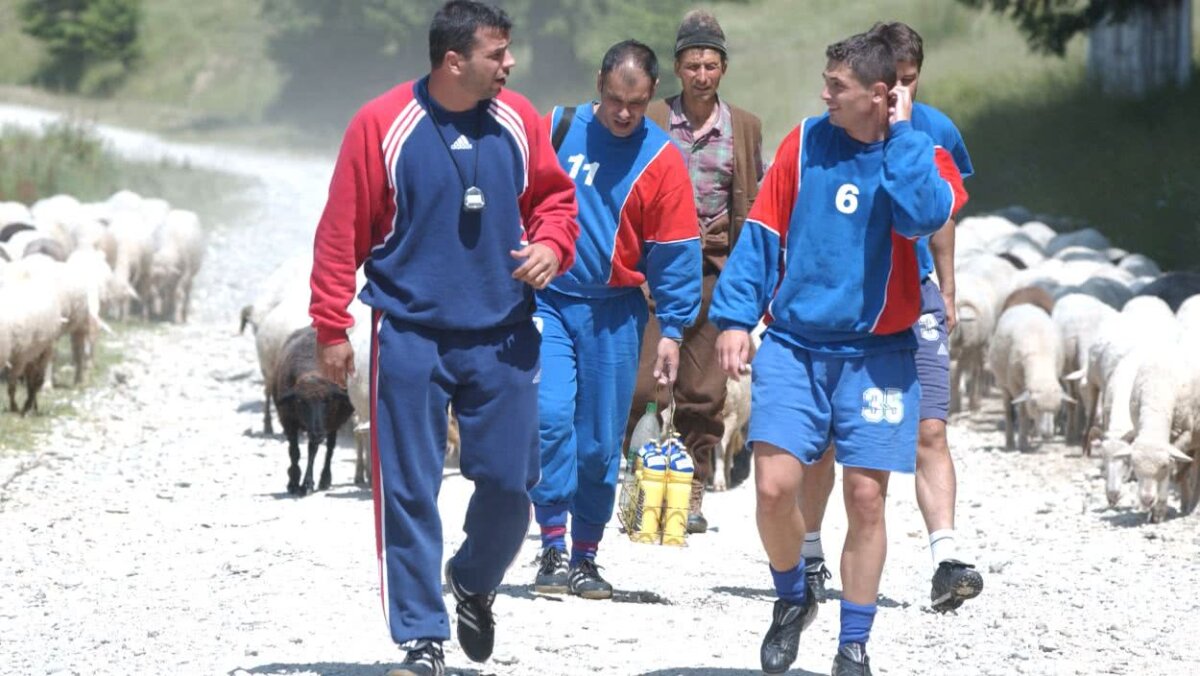 Mirel Rădoi a împlinit astăzi 38 de ani! 3 întrebări esențiale pentru legenda Stelei