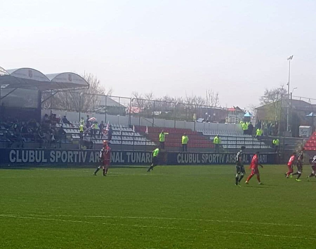 DINAMO - CS TUNARI 3-1 // VIDEO Amical cu savoare: Mircea Rednic a testat cu succes doi noi jucători, în miresme de ceafă pe grătar :)