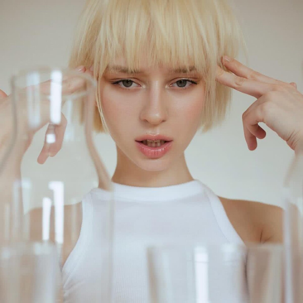 GALERIE FOTO Nika, o imagine nouă și fresh în industria muzicală românească:  "Până și febra musculară mă face să mă simt împlinită"