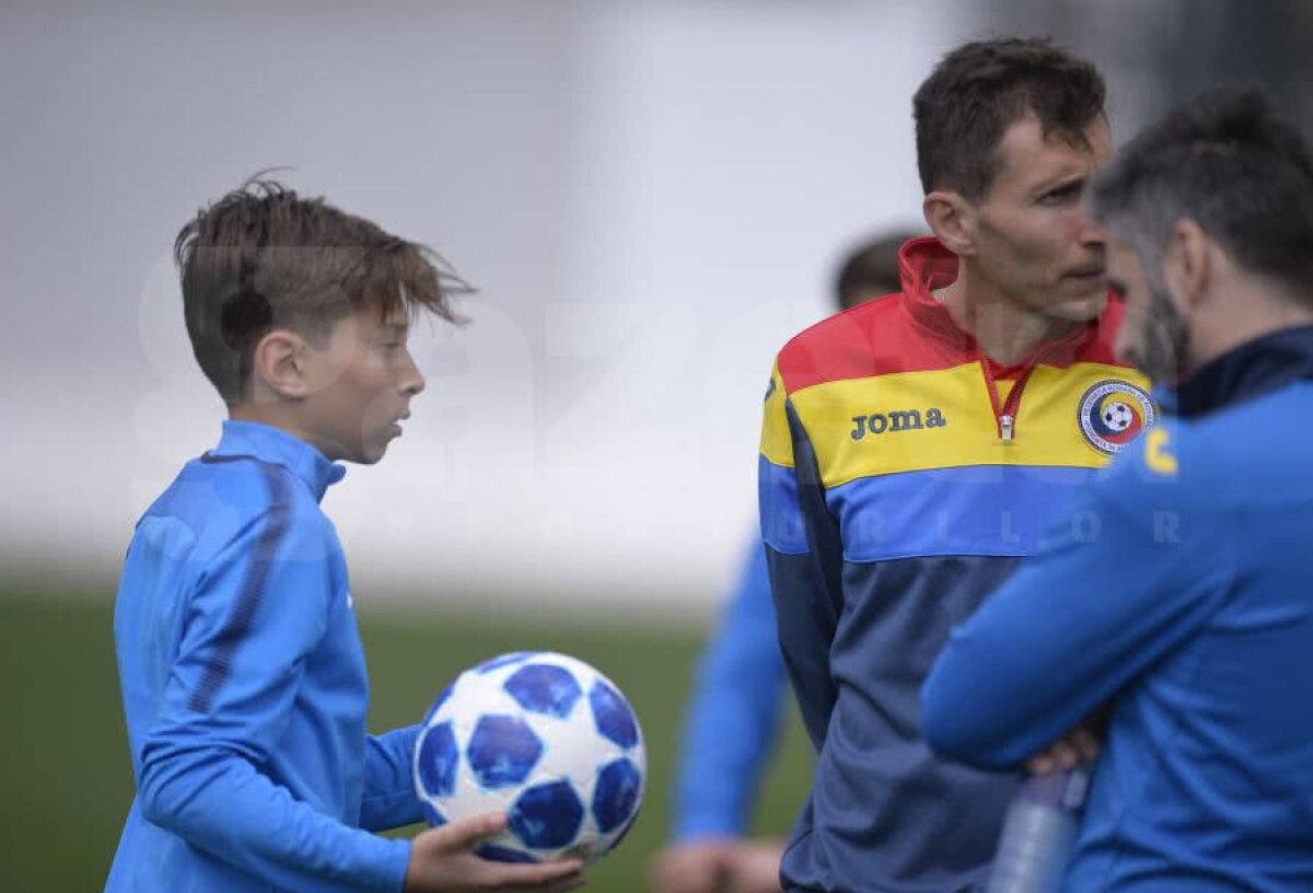 CORESPONDENȚĂ DIN SPANIA // VIDEO Sergiu Radu, vizită în cantonamentul României U21 » Pe cine mizează: „Vor ajunge la echipe mari”