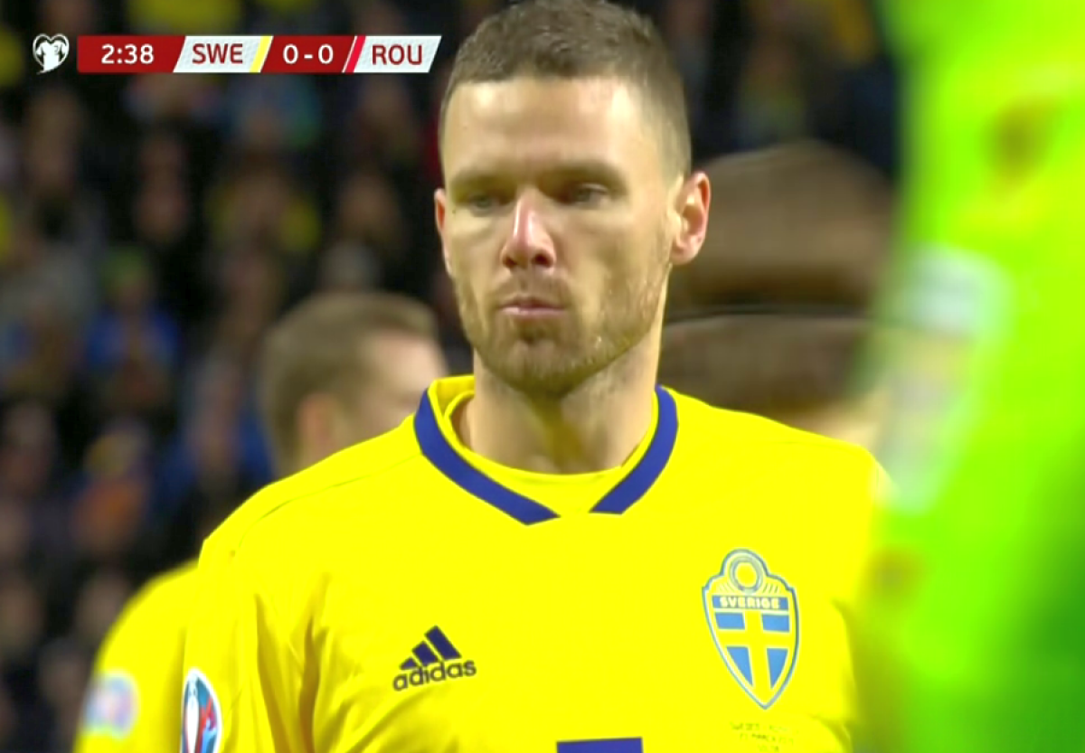 FOTO Suedezul Marcus Berg s-a făcut de râs » Și-a dat cu stângul în dreptul în fața porții României 