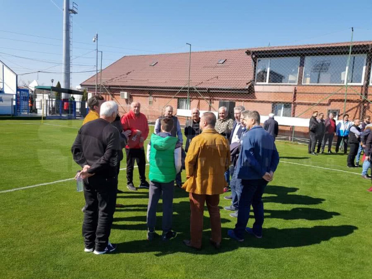 DINAMO - STEAUA 3-3 // VIDEO + FOTO Derby de România, varianta old school » Fotbaliștii adevărați ai României au făcut spectacol într-un Dinamo - Steaua ca pe vremuri: goluri, caterincă și nostalgie