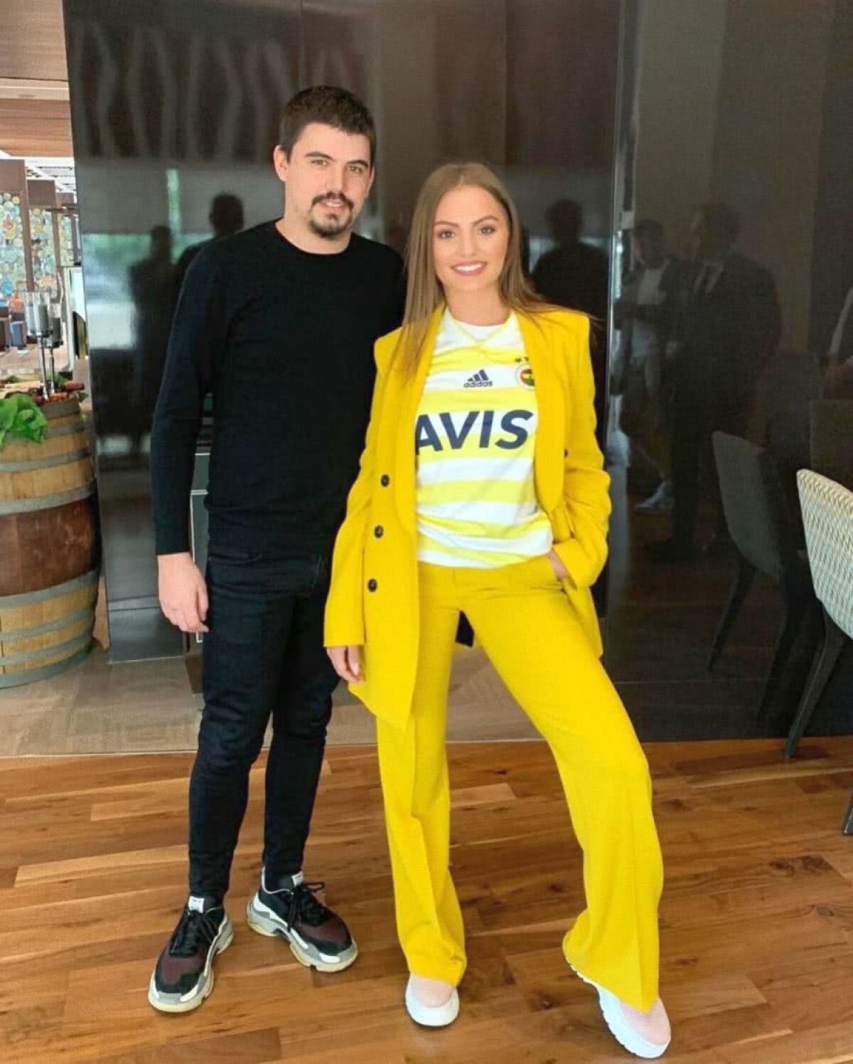 GALERIE FOTO Alexandra Stan are o formație preferată » A primit un tricou personalizat cu numărul 10 de la Fenerbahce: „Cred că acum sunt parte din echipă”