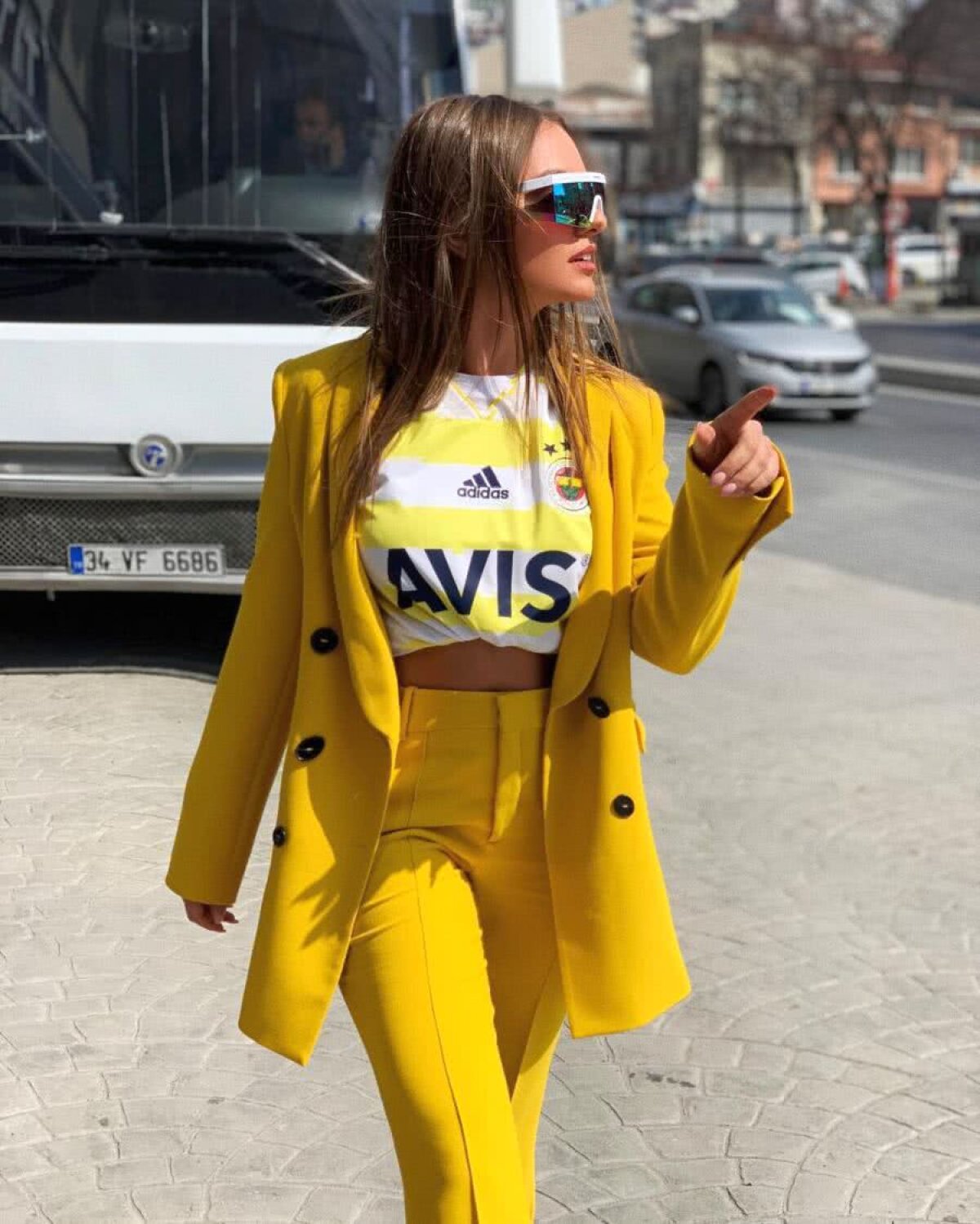 GALERIE FOTO Alexandra Stan are o formație preferată » A primit un tricou personalizat cu numărul 10 de la Fenerbahce: „Cred că acum sunt parte din echipă”