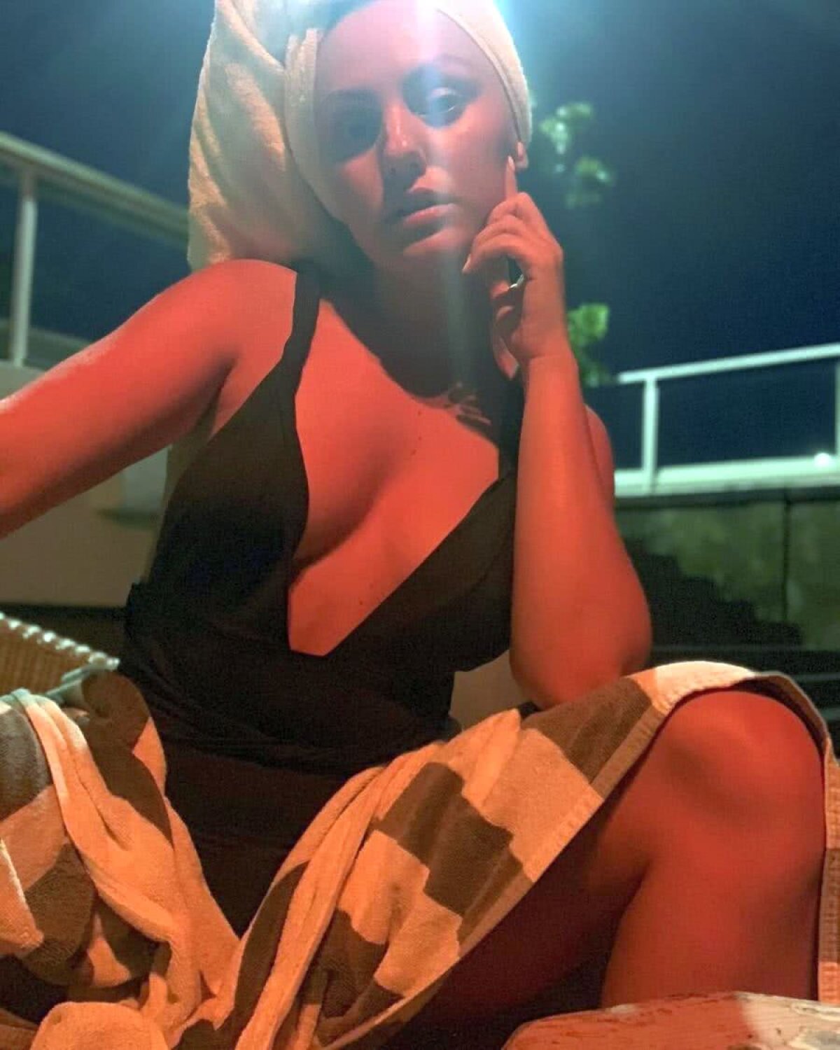 GALERIE FOTO Alexandra Stan are o formație preferată » A primit un tricou personalizat cu numărul 10 de la Fenerbahce: „Cred că acum sunt parte din echipă”