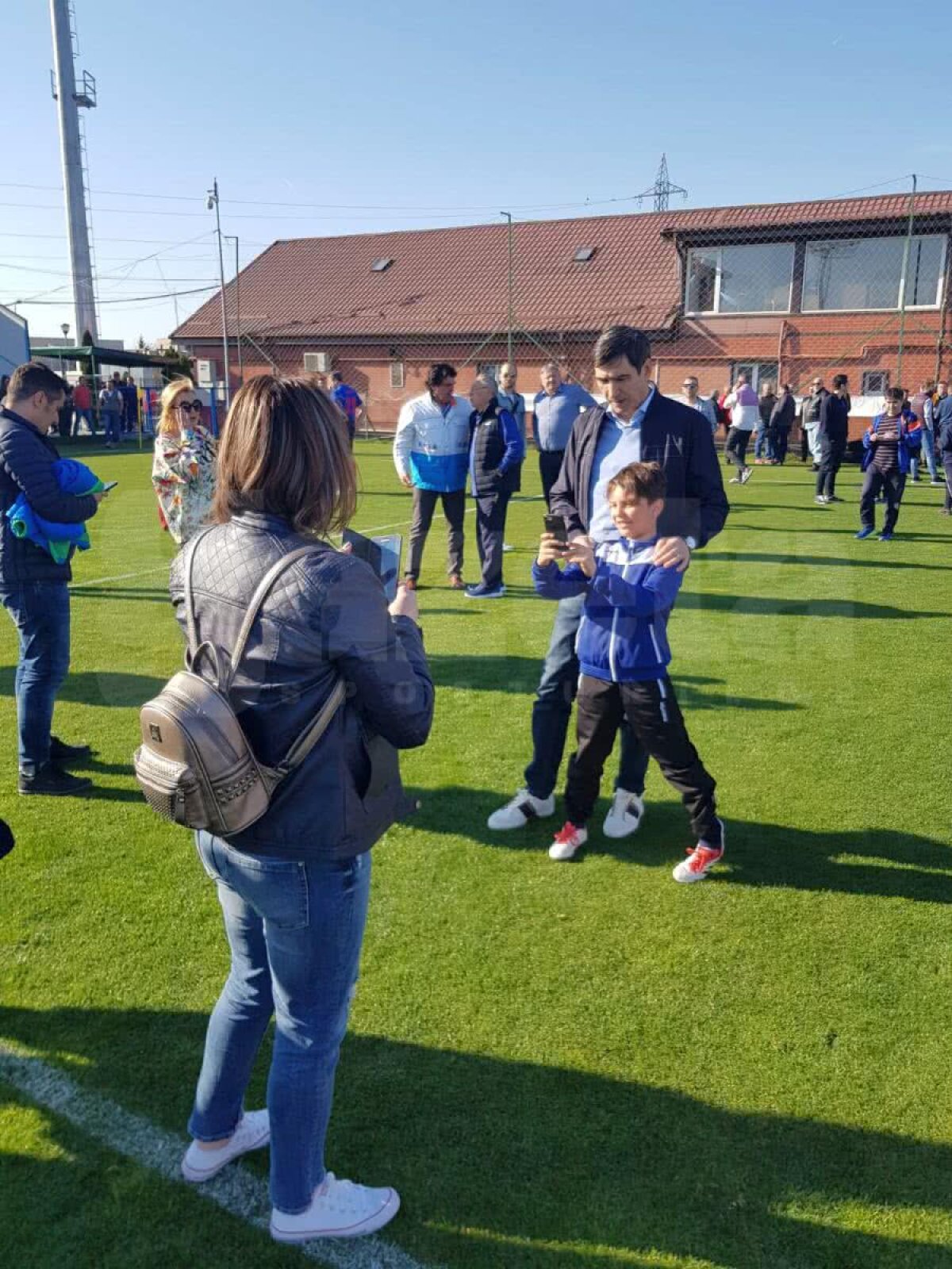 DINAMO - STEAUA 3-3 // VIDEO + FOTO Derby de România, varianta old school » Fotbaliștii adevărați ai României au făcut spectacol într-un Dinamo - Steaua ca pe vremuri: goluri, caterincă și nostalgie