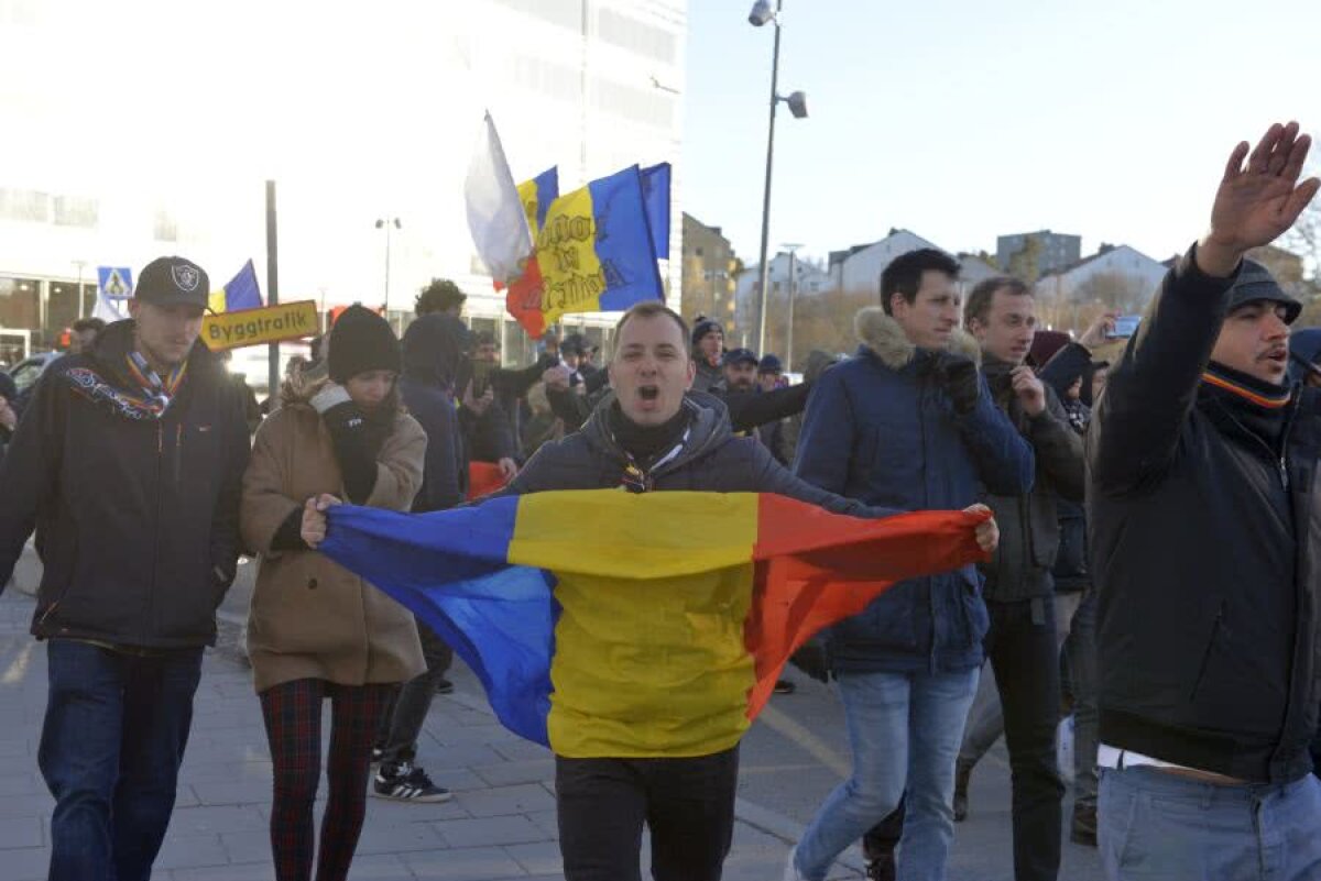 SUEDIA - ROMÂNIA 2-1 // VIDEO + FOTO Explicațiile Jandarmeriei Române în scandalul mesajelor anti-PSD interzise la stadion