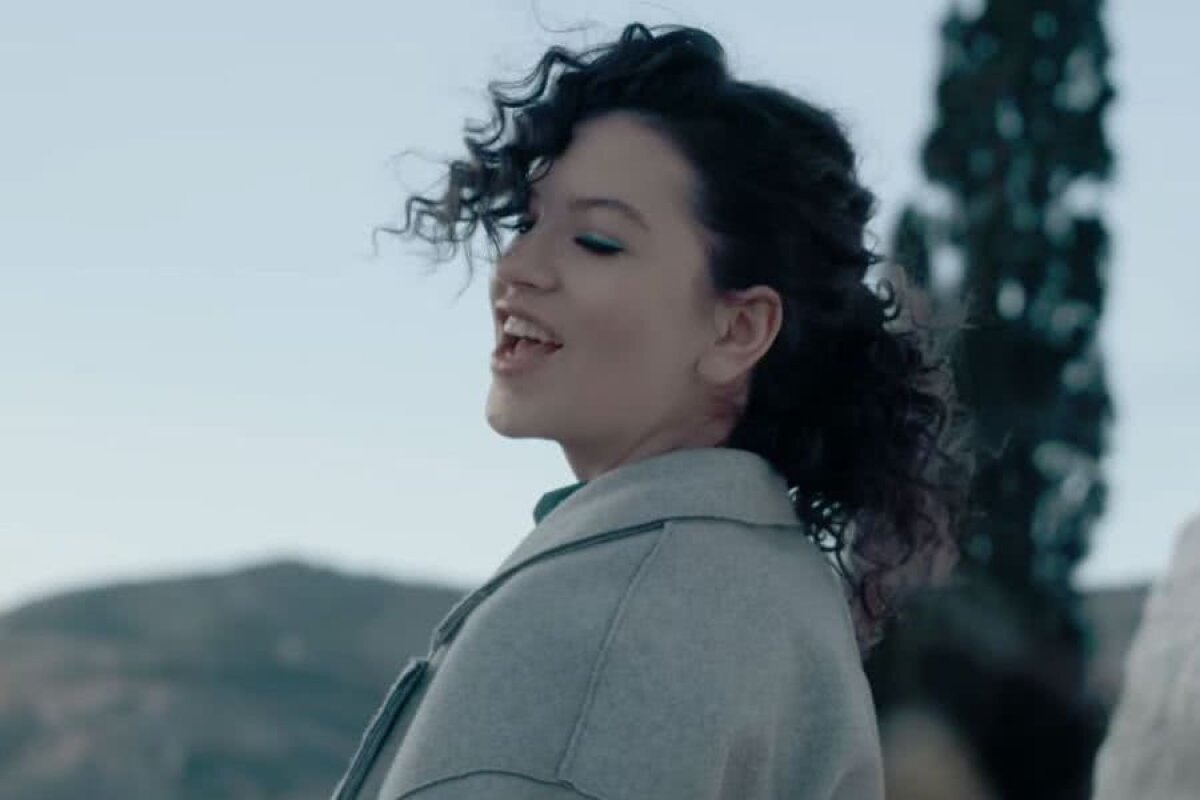 VIDEO De la „Ghiță” la „Pupă-mă!” » Cum s-a transformat Cleopatra Stratan la 16 ani