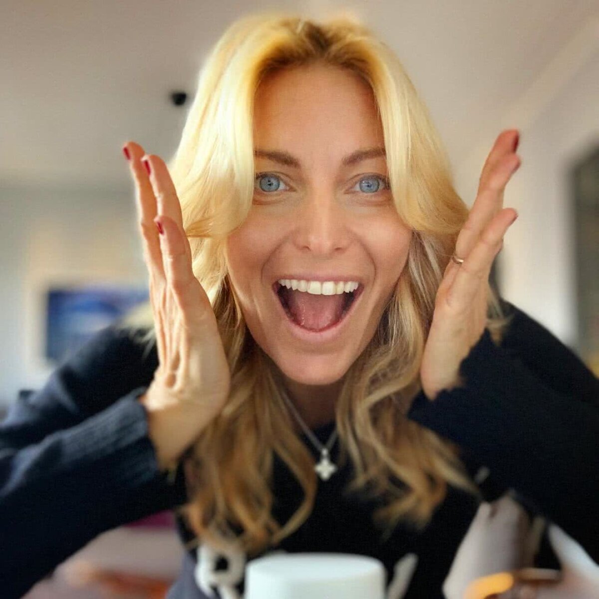 FOTO Italianca fără vârstă » N-ai să ghicești câți ani are această prezentatoare sportivă pasionată de schi alpin și de gimnastică