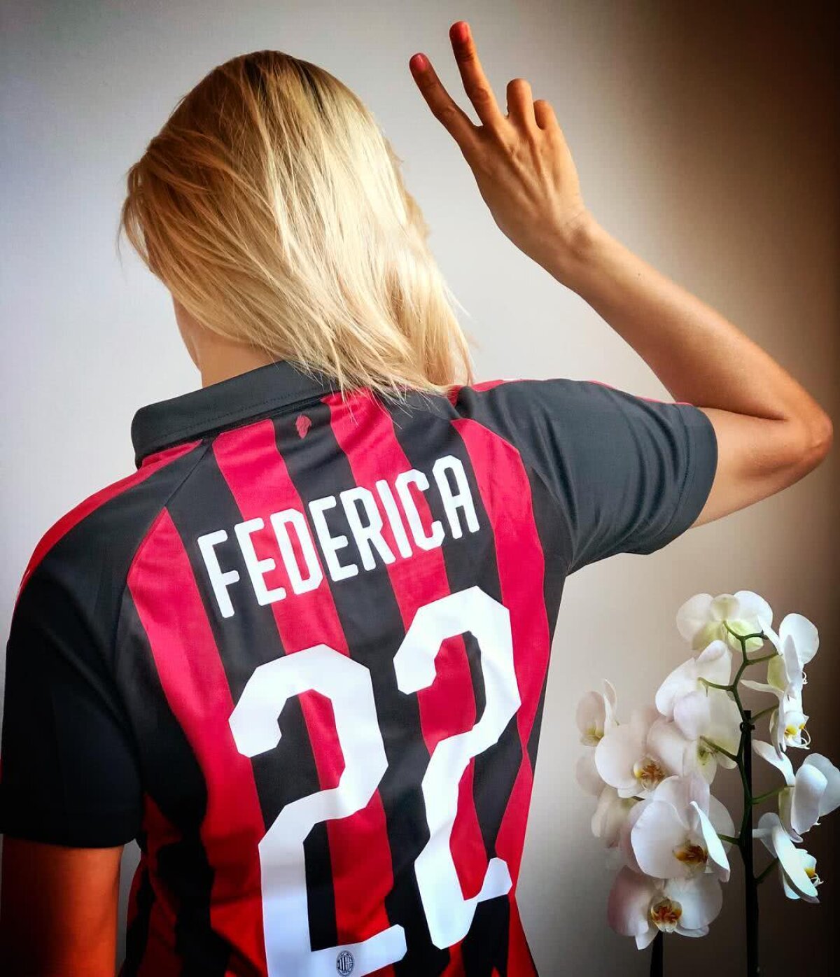 FOTO Italianca fără vârstă » N-ai să ghicești câți ani are această prezentatoare sportivă pasionată de schi alpin și de gimnastică