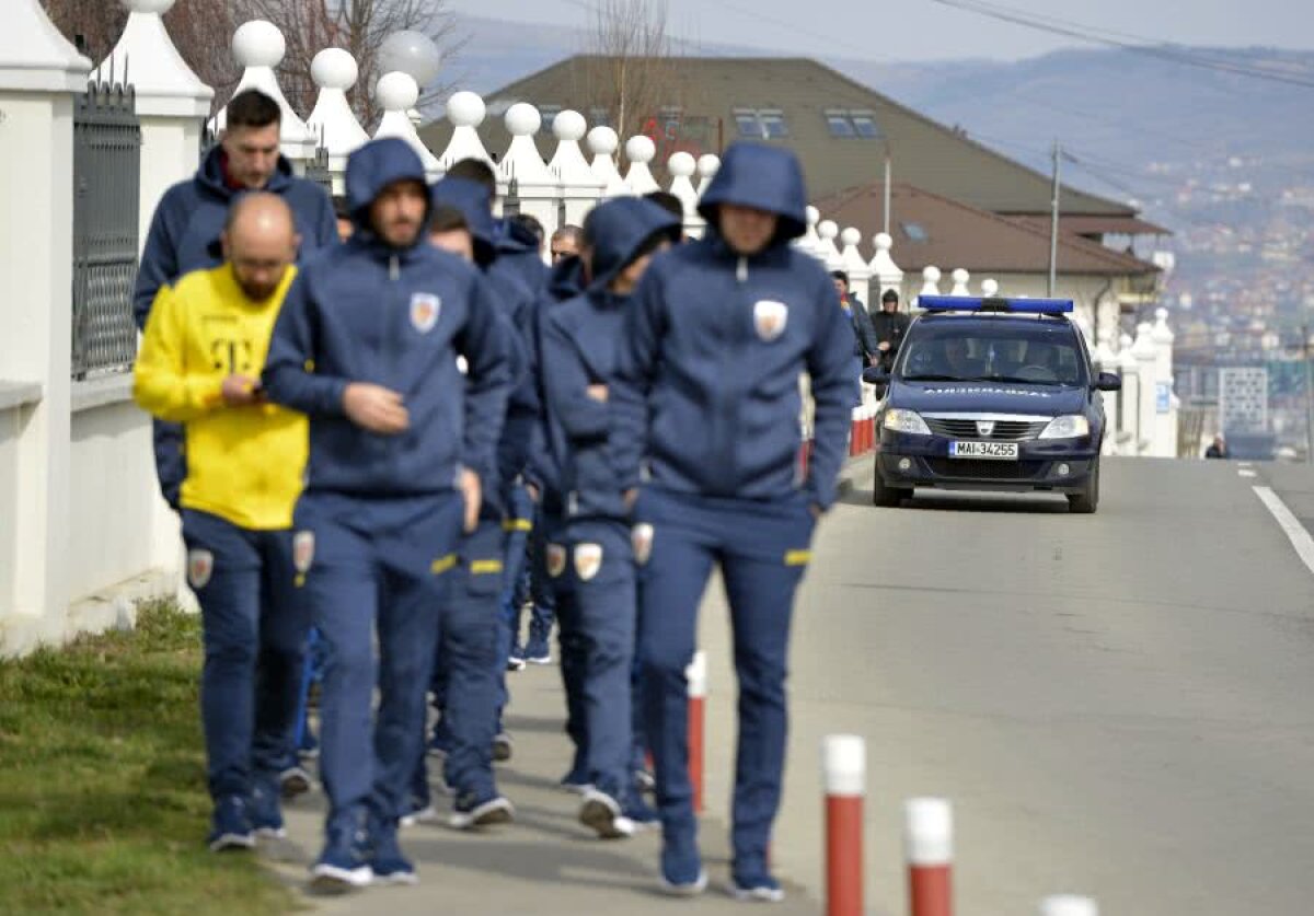 ROMÂNIA - INSULELE FEROE // GALERIE FOTO „Bună ziua”, România! Jucătorii lui Contra au ieșit la plimbare prin Cluj