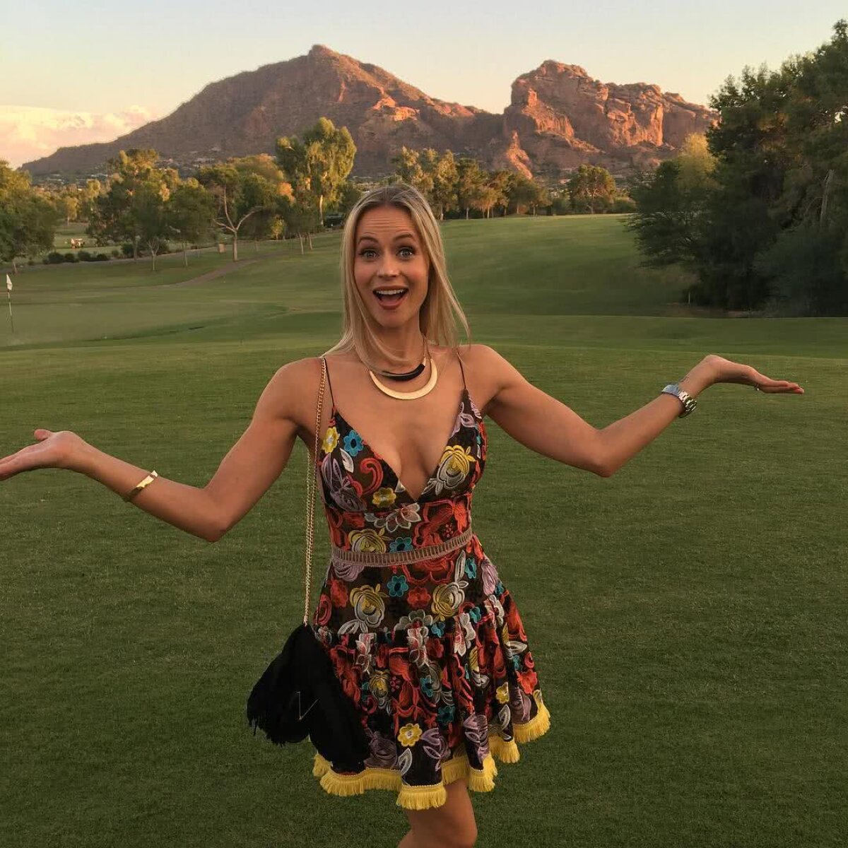 FOTO Cadou pentru victoria soțului » S-a pozat sexy pentru el, însă fotografia a ajuns pe net!