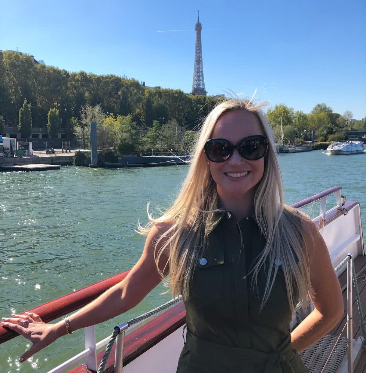 FOTO Cadou pentru victoria soțului » S-a pozat sexy pentru el, însă fotografia a ajuns pe net!