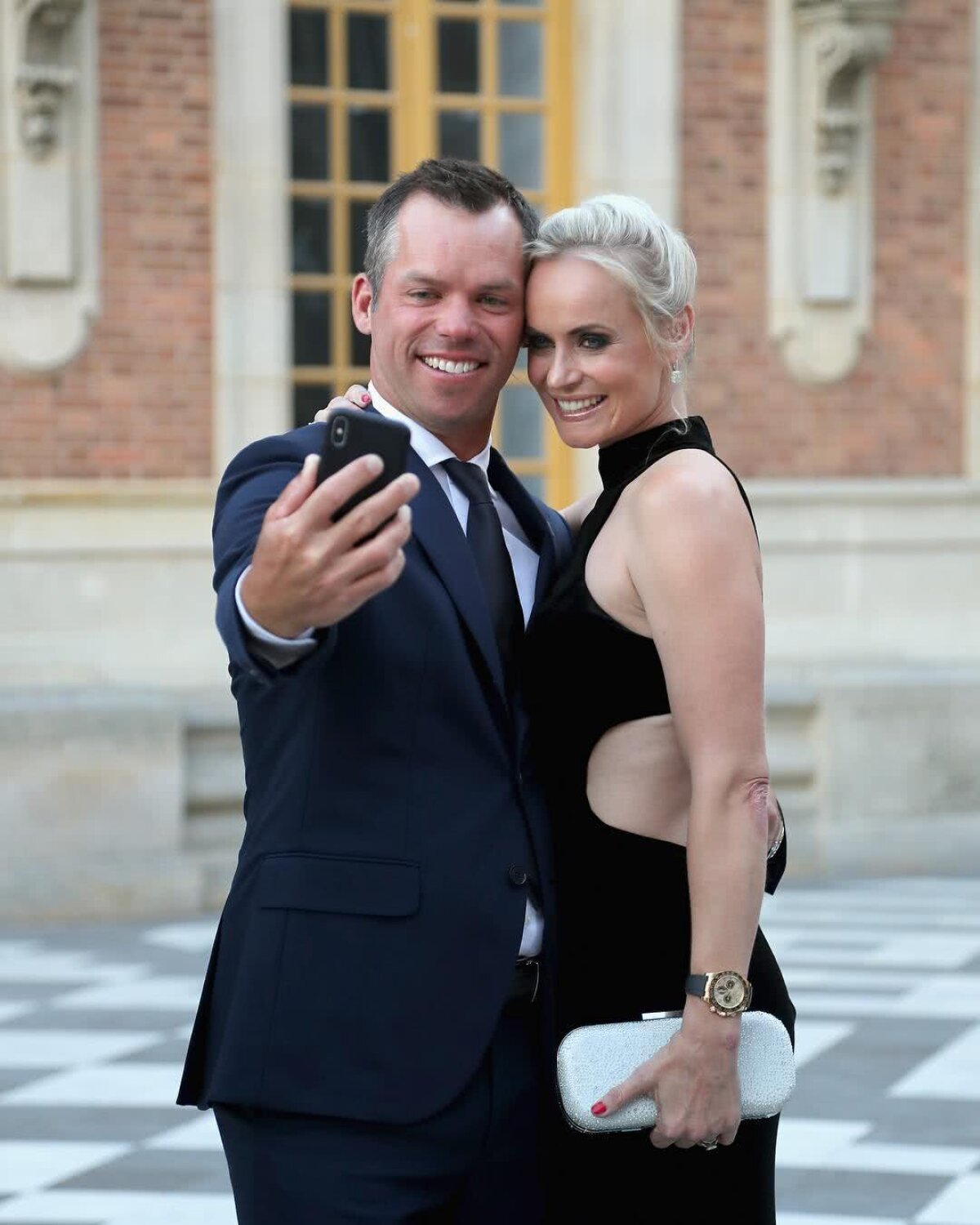 FOTO Cadou pentru victoria soțului » S-a pozat sexy pentru el, însă fotografia a ajuns pe net!