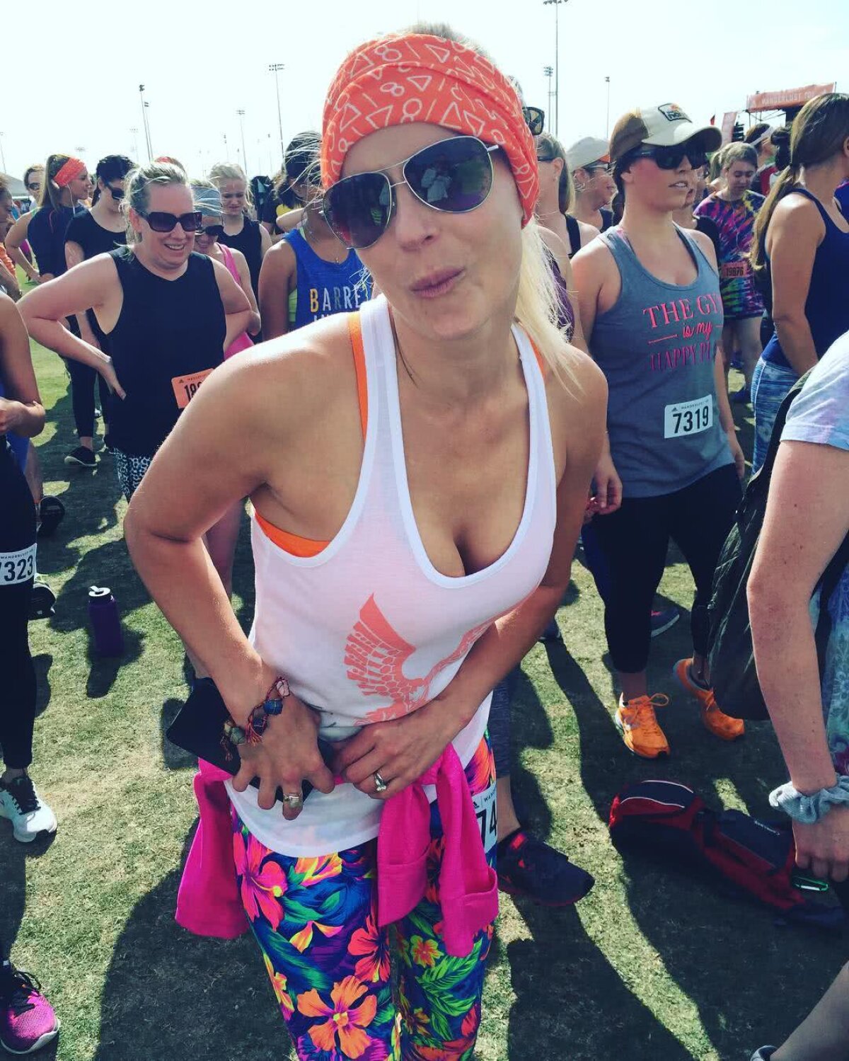 FOTO Cadou pentru victoria soțului » S-a pozat sexy pentru el, însă fotografia a ajuns pe net!