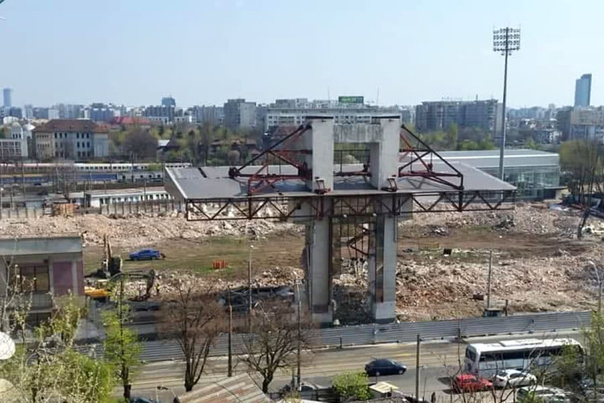FOTO Stadionul Rapid, 90% pus la pământ! „Oficiala” a fost demolată în 60 de minute și a mai rămas în picioare doar o parte dintr-o peluză