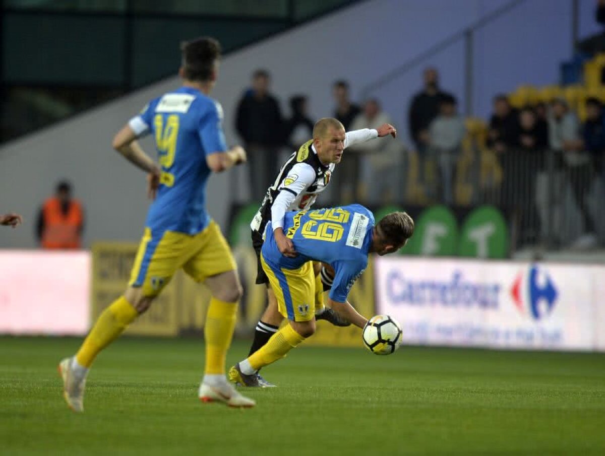 PETROLUL - U CLUJ 1-0 // VIDEO+FOTO Petrolul reușește o victorie importantă la primul meci cu Gheorghe Mulțescu pe bancă » Gol superb al lui Robert Moldoveanu