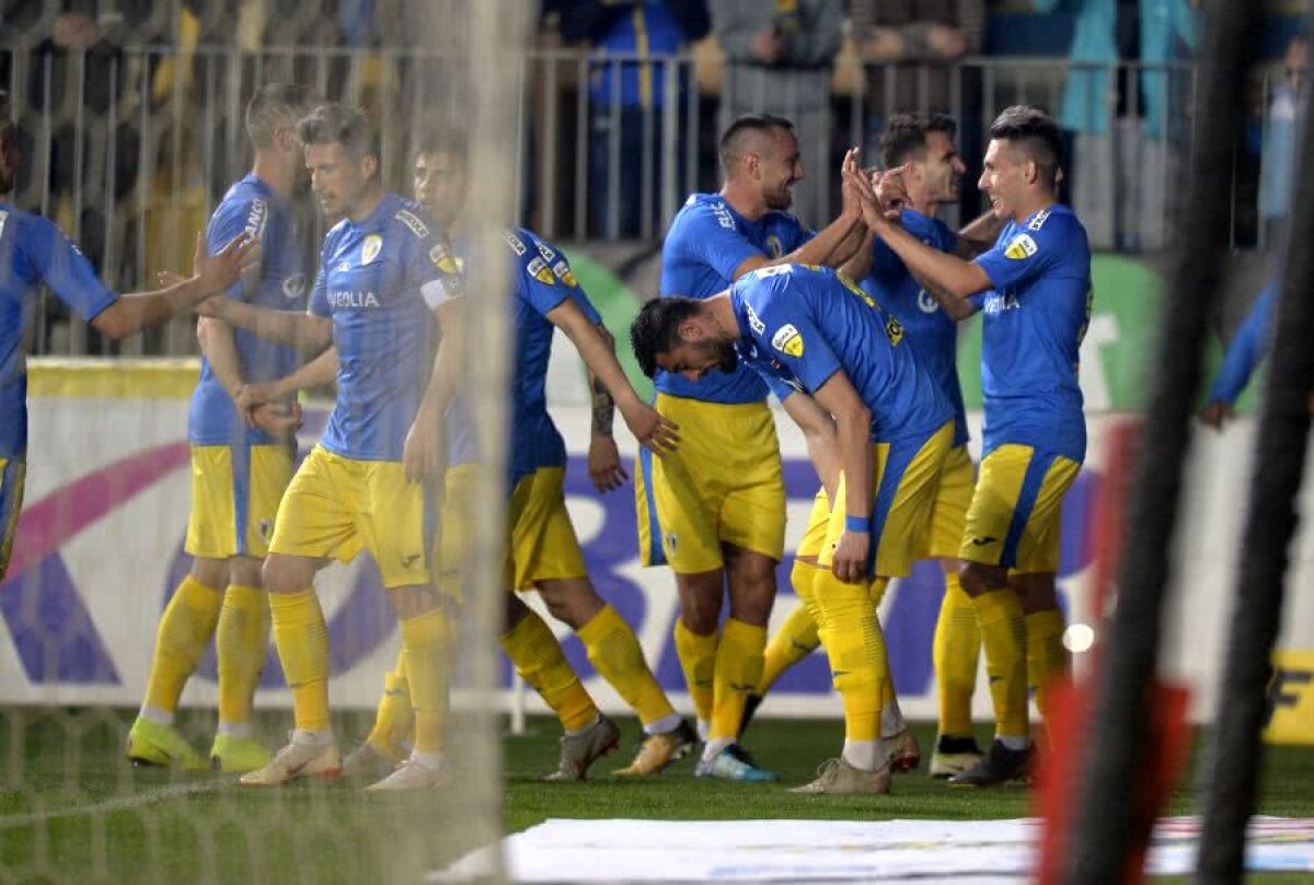 PETROLUL - U CLUJ 1-0 // VIDEO+FOTO Petrolul reușește o victorie importantă la primul meci cu Gheorghe Mulțescu pe bancă » Gol superb al lui Robert Moldoveanu