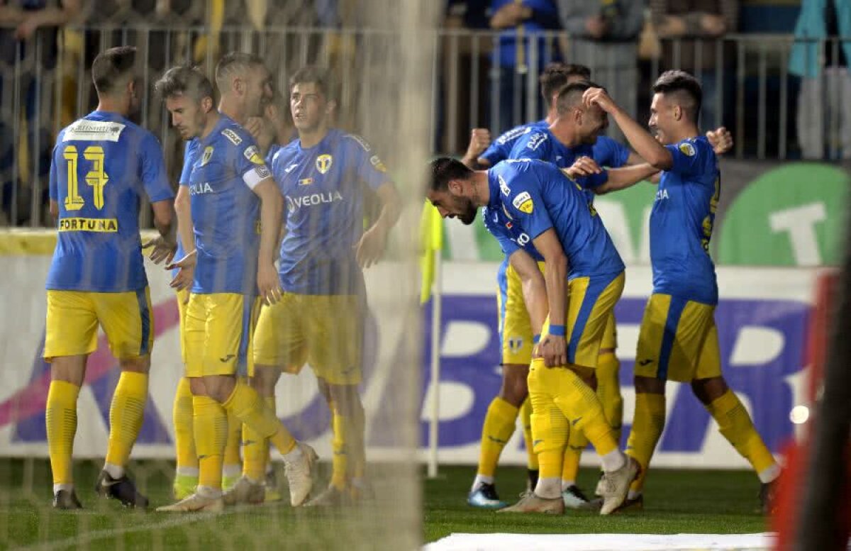 PETROLUL - U CLUJ 1-0 // VIDEO+FOTO Petrolul reușește o victorie importantă la primul meci cu Gheorghe Mulțescu pe bancă » Gol superb al lui Robert Moldoveanu