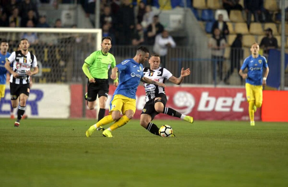 PETROLUL - U CLUJ 1-0 // VIDEO+FOTO Petrolul reușește o victorie importantă la primul meci cu Gheorghe Mulțescu pe bancă » Gol superb al lui Robert Moldoveanu