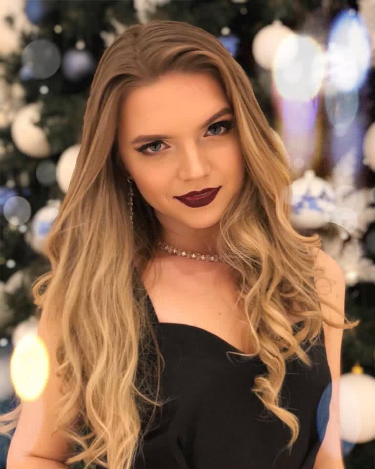 GALERIE FOTO Încinge mințile tuturor » DJ Layla face ravagii în întreaga lume! Ăsta e secretul puștoaicei de 21 de ani