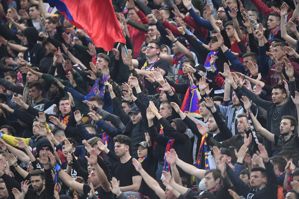 FCSB -  CS U CRAIOVA 3-2 // FOTO + VIDEO Atmosferă încinsă la derby: nervi, fumigene și culoare + ultrașii steliști l-au atacat pe Gică Craioveanu » Cele mai tari imagini