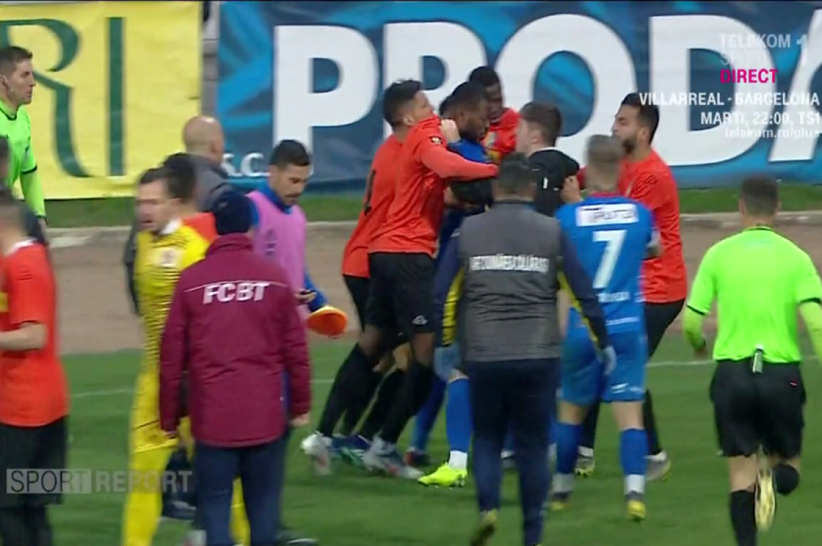 BOTOȘANI - CĂLĂRAȘI 1-2 // FOTO Nervi întinși la maximum! Încăierare în toată regula după fluierul final