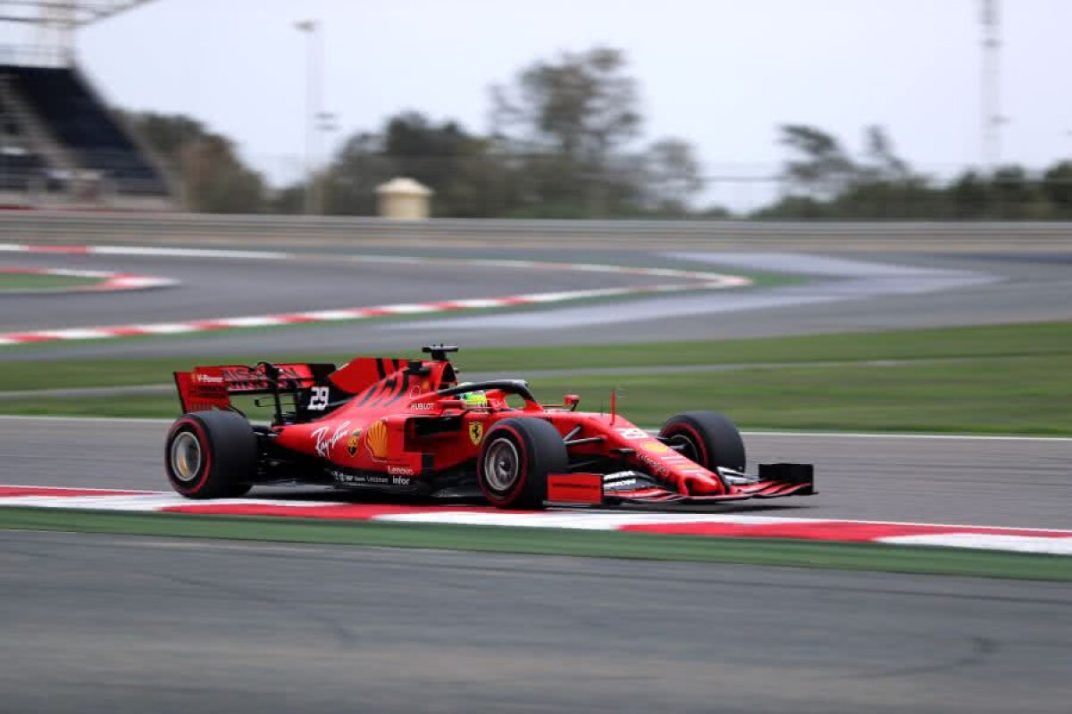 VIDEO + FOTO Imaginile zilei: Schumacher, din nou la Ferrari! Mick, fiul lui Michael, mai rapid decât Ricciardo la Bahrain