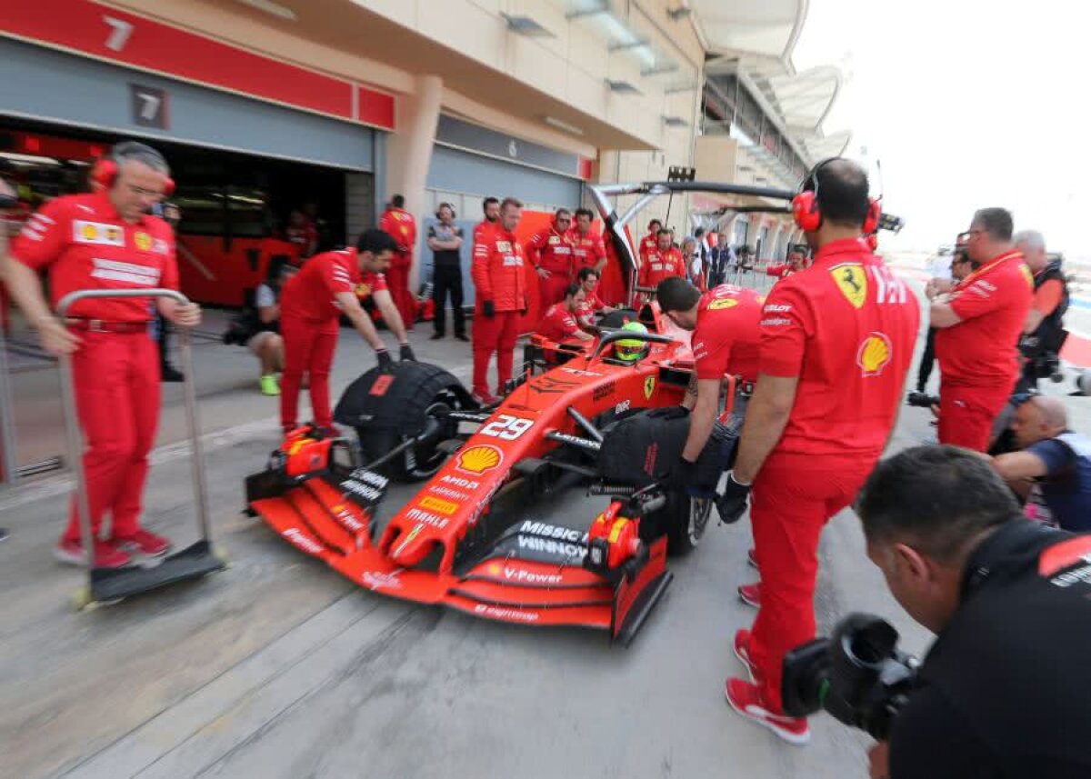 VIDEO + FOTO Imaginile zilei: Schumacher, din nou la Ferrari! Mick, fiul lui Michael, mai rapid decât Ricciardo la Bahrain