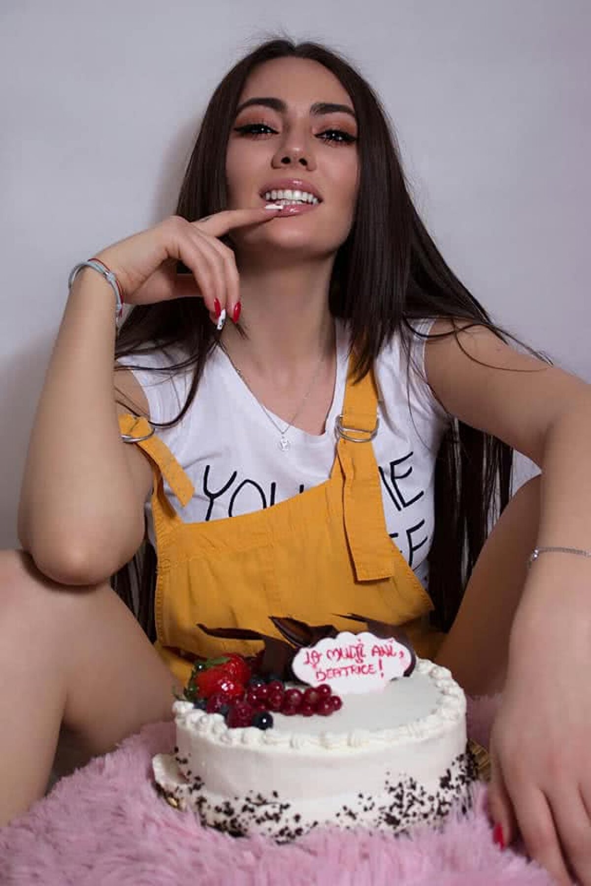 GALERIE FOTO Sexy și rea! Beatrice Andoni, mesaj provocator: „Dezbracă-mă cu grijă. Întâi sufletul, dragul meu, apoi hainele”