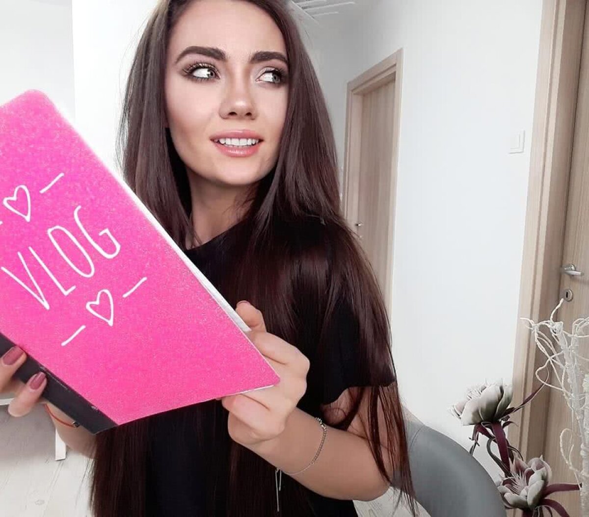 GALERIE FOTO Sexy și rea! Beatrice Andoni, mesaj provocator: „Dezbracă-mă cu grijă. Întâi sufletul, dragul meu, apoi hainele”