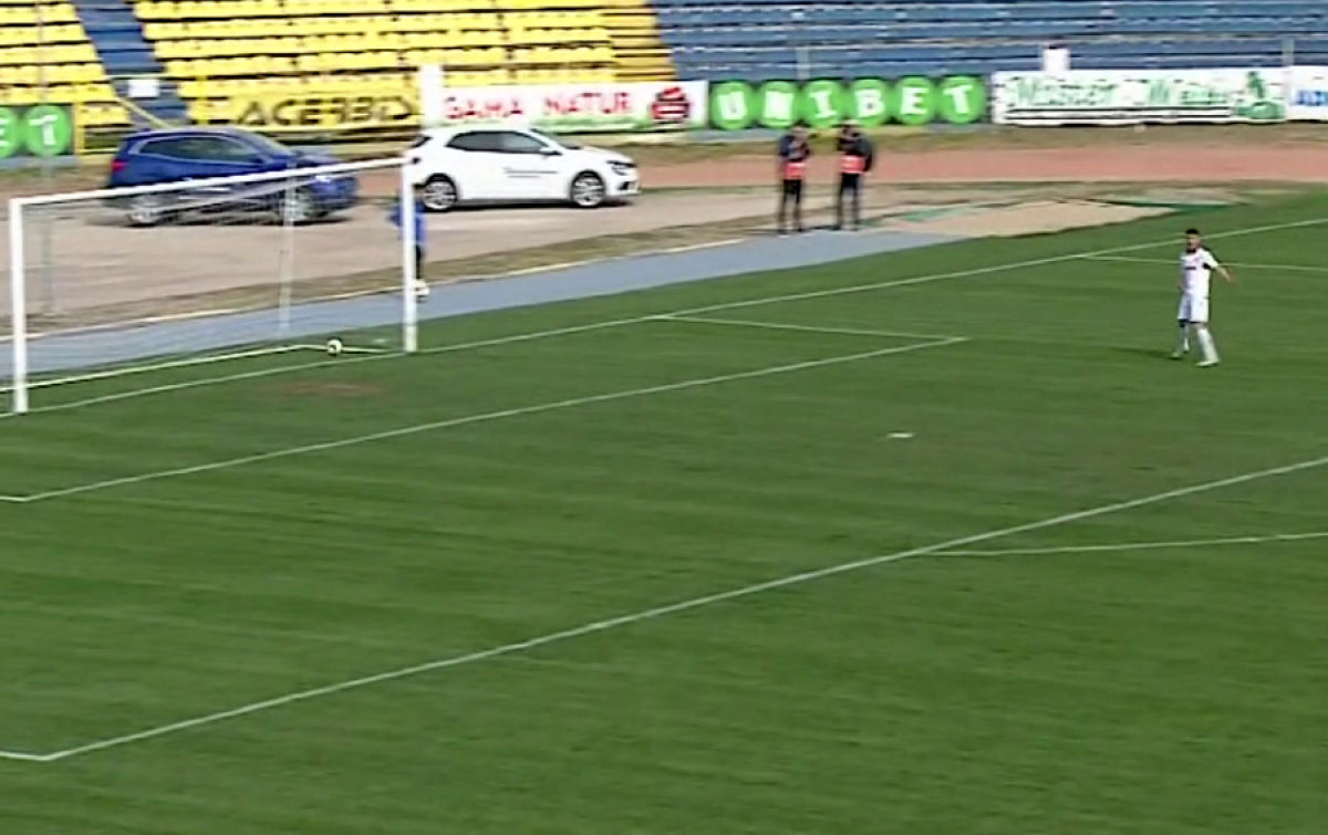 VIDEO+FOTO Gafă incredibilă a lui Cosmin Vâtcă pe finalul meciului cu Dunărea Călărași