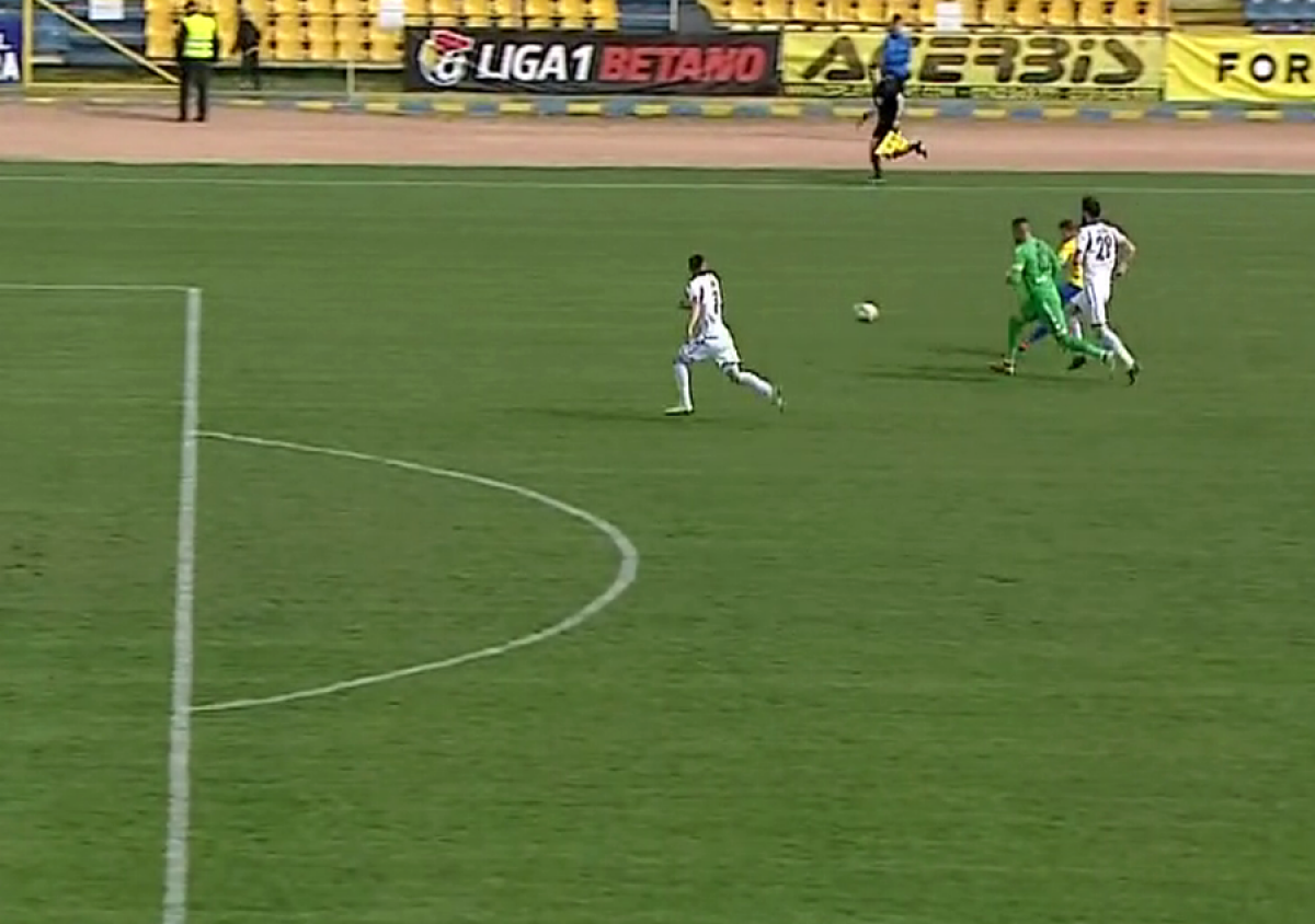 VIDEO+FOTO Gafă incredibilă a lui Cosmin Vâtcă pe finalul meciului cu Dunărea Călărași