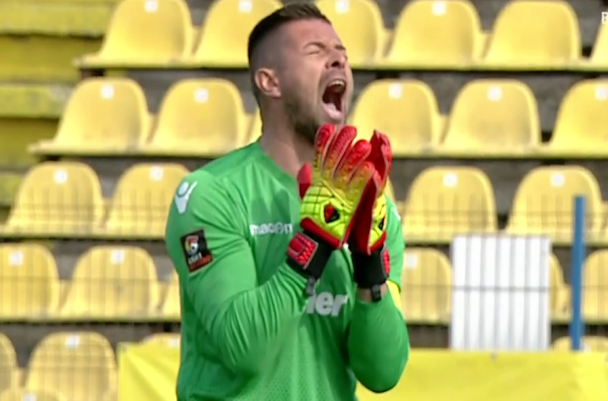 VIDEO+FOTO Gafă incredibilă a lui Cosmin Vâtcă pe finalul meciului cu Dunărea Călărași