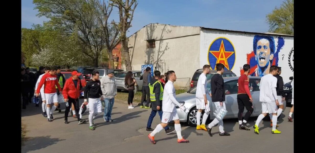CSA STEAUA - CS FC DINAMO 3-0 // VIDEO + FOTO Steaua a umilit-o pe Dinamo în duelul cu parfum de derby din Liga 4 » Echipa lui Marius Lăcătuș, tot mai aproape de promovare