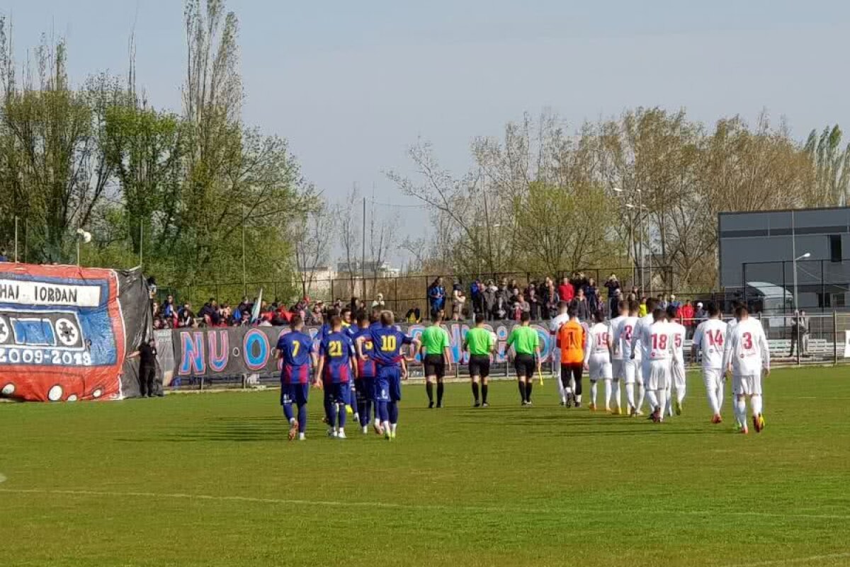 CSA STEAUA - CS FC DINAMO 3-0 // VIDEO + FOTO Steaua a umilit-o pe Dinamo în duelul cu parfum de derby din Liga 4 » Echipa lui Marius Lăcătuș, tot mai aproape de promovare