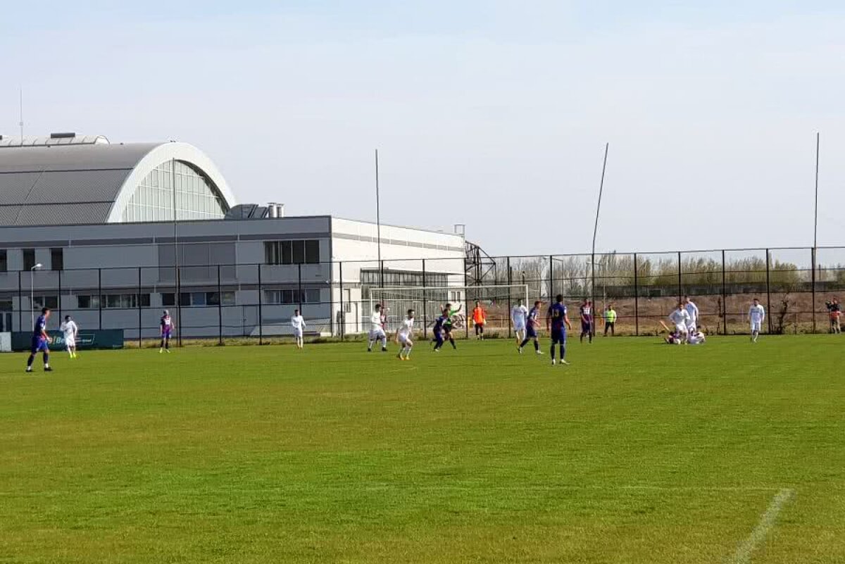 CSA STEAUA - CS FC DINAMO 3-0 // VIDEO + FOTO Steaua a umilit-o pe Dinamo în duelul cu parfum de derby din Liga 4 » Echipa lui Marius Lăcătuș, tot mai aproape de promovare